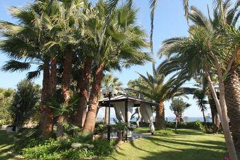 Ballos Apartments Nea Makri Exterior photo